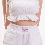 top detail mušelínové struktury a nařaseného živůtku, bílé Comfident Studio